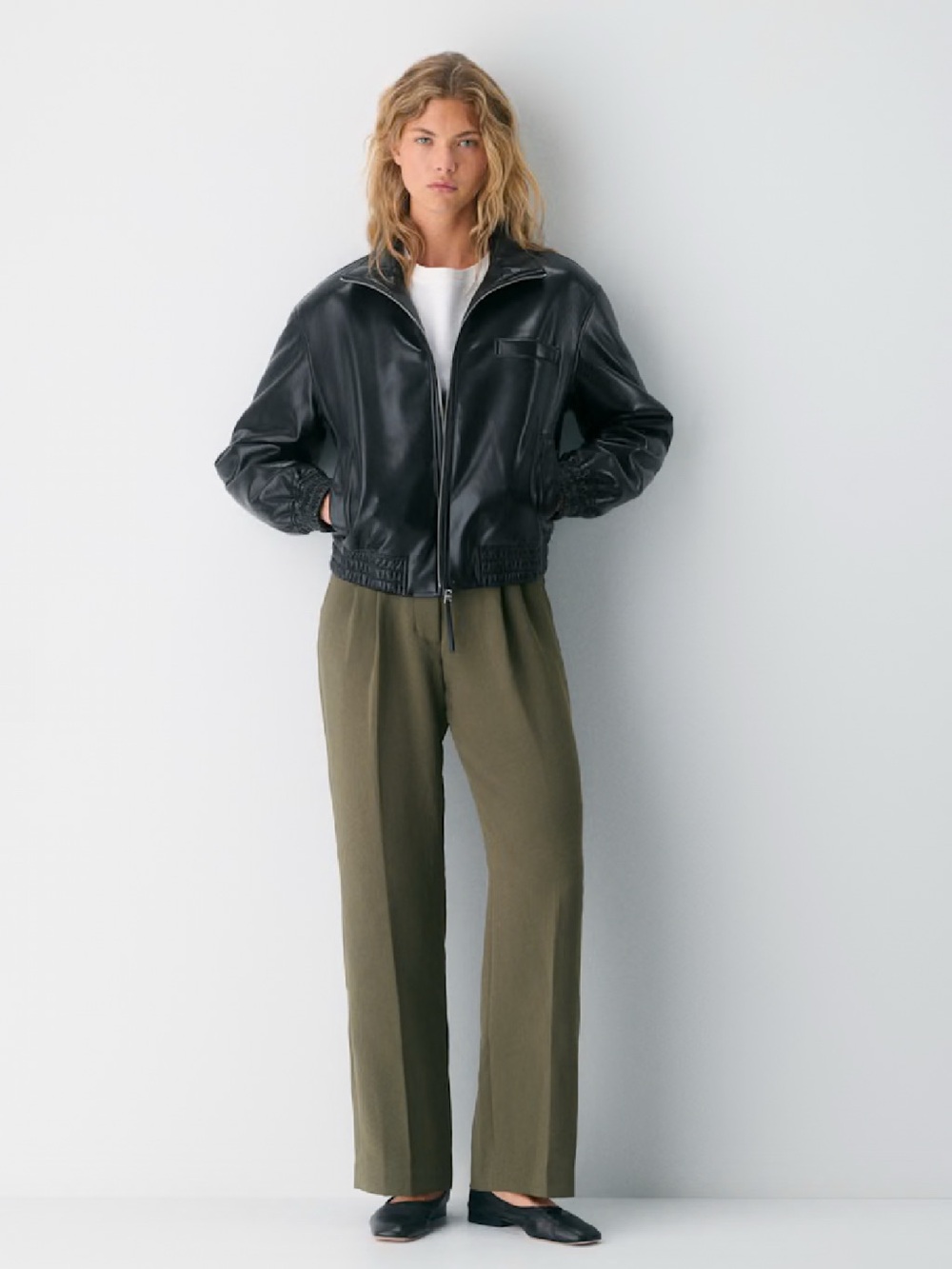 Aritzia The Effortless Pant Length Full, Rise Low, Leg Wide Olive Green Size 0